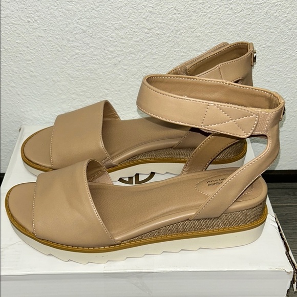 Giani Bernini Women's Constancia Ankle Strap Wedge Sandals - Picture 3 of 6